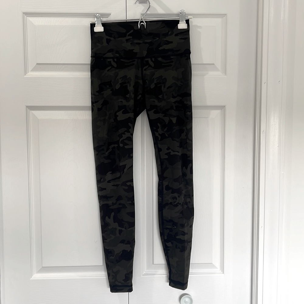 Lululemon leggings camo